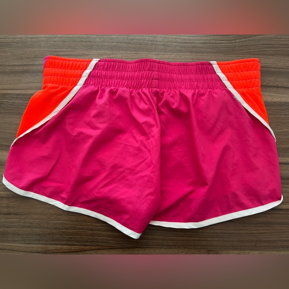 Like new - Nike women’s Dri Fit running short. Size L - Picture 2 of 3